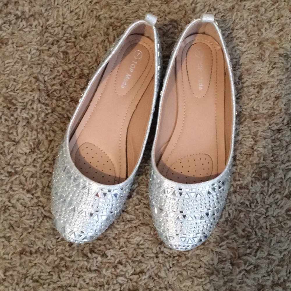 Hardly used, silver, bedazzled flats!